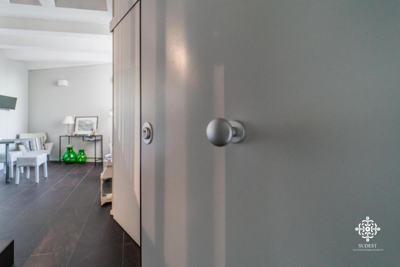 Ortigia Charming Suite Syracuse Bagian luar foto